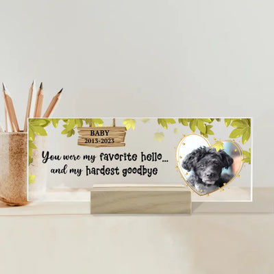 Acrylic desk plaque with a pet photo, a heartfelt quote, and customizable details, ideal as a pet memorial or remembrance keepsake
